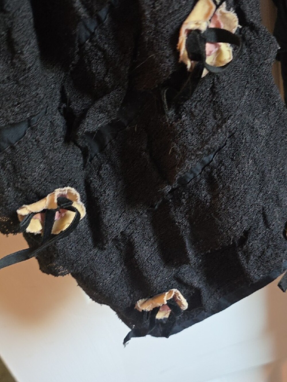 Magnolia Pearl Black Tiered Ruffle Capris - Picture 4 of 9
